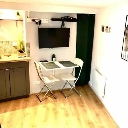 Апартаменты Studio Au Coeur Du Vieux *