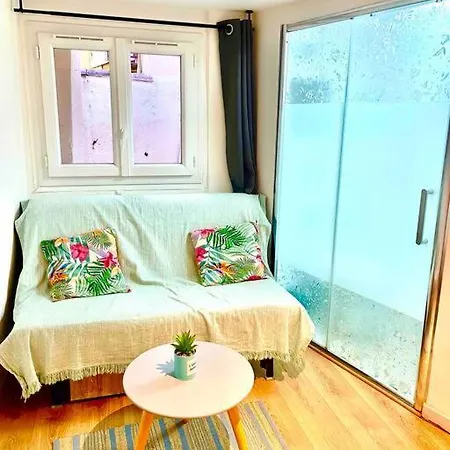 Studio Au Coeur Du Vieux Апартаменты